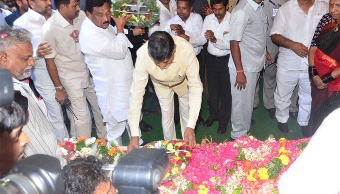 Dasari Narayana Rao's Last Rites Were Held