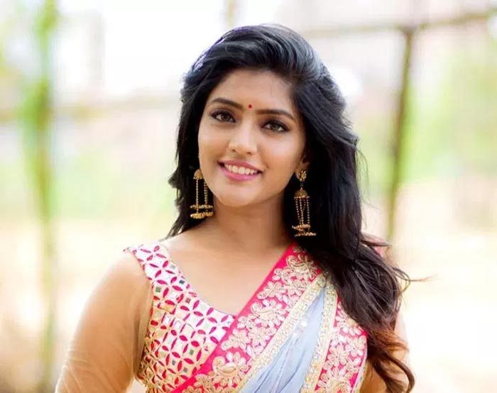 Eesha Rebba In Aravinda Sametha, Subrahmanyapuram