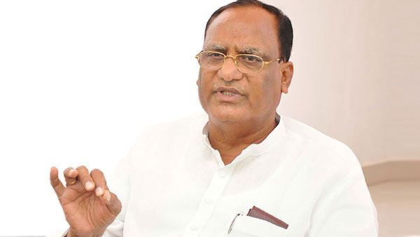 Gutha blames Uttam, Komatireddy for his exit from Congress