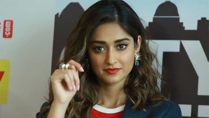 Ileana laughs away pregnancy rumors