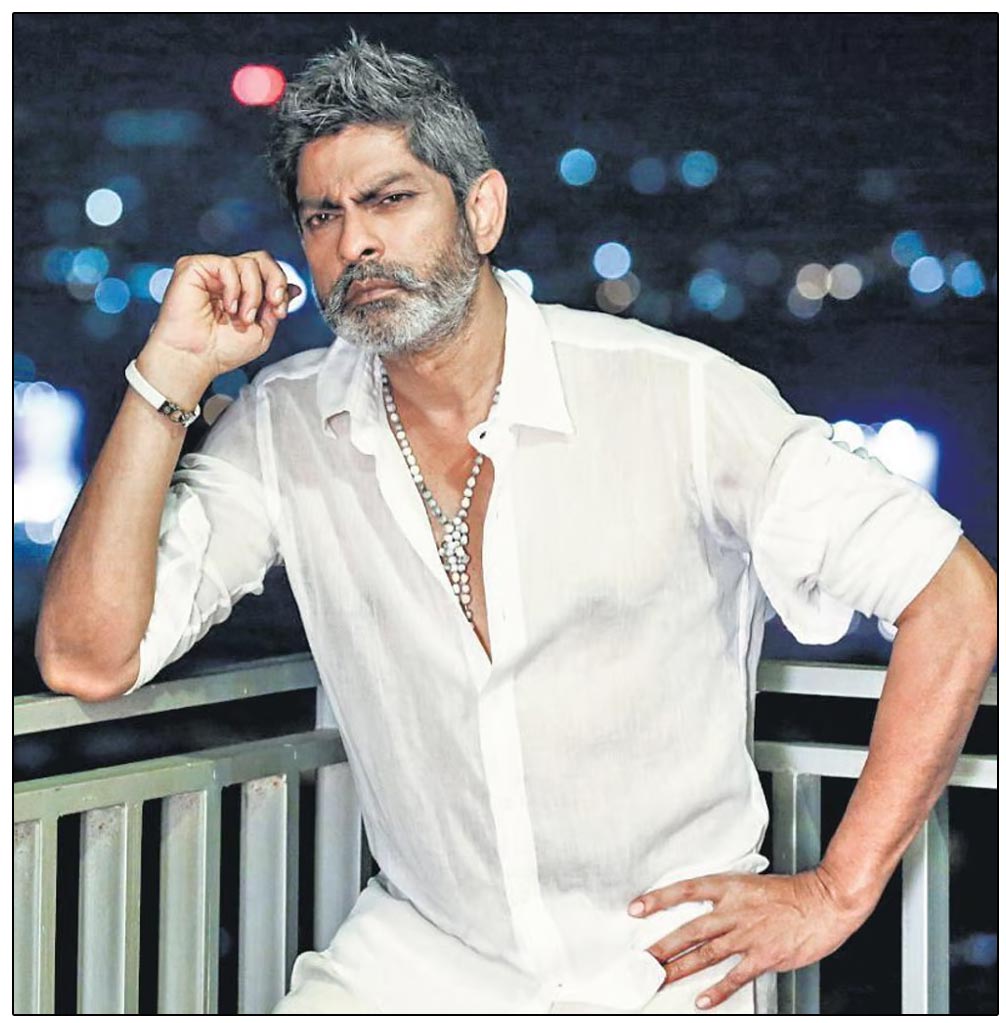 Jagapathi Babu waiting for pending payments