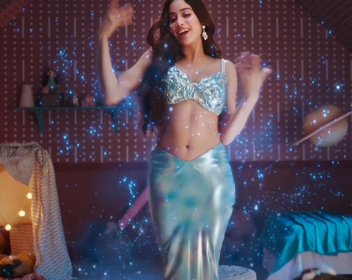 Janhvi Kapoor mesmerized as Little Mermaid