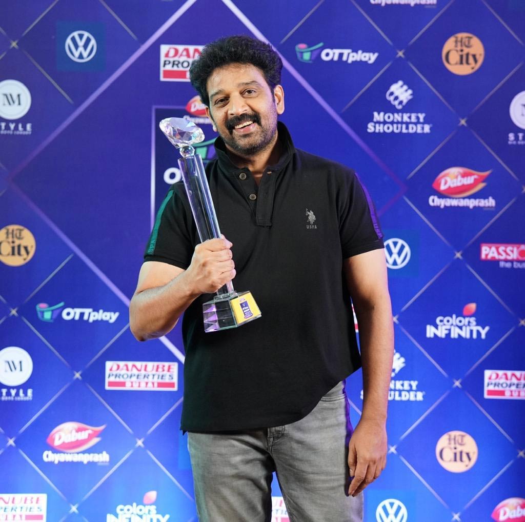 JD Chakravarthy Wins Best Actor Award For Dayaa