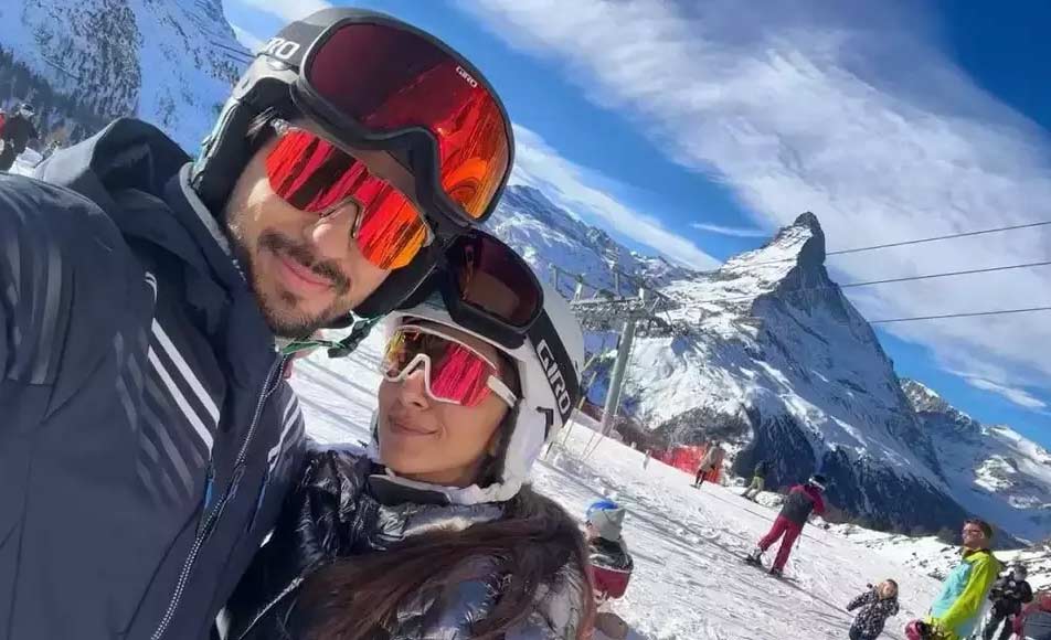 Kiara Advani romances in Snow mountain