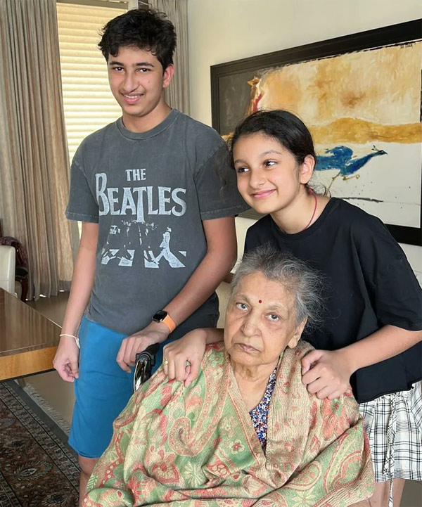 Mahesh Babu's wishes to his mom on Mother's Day