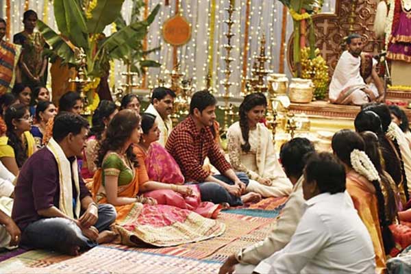 Mahesh, Samantha and Pranitha's Puja in 'Brahmotsavam'