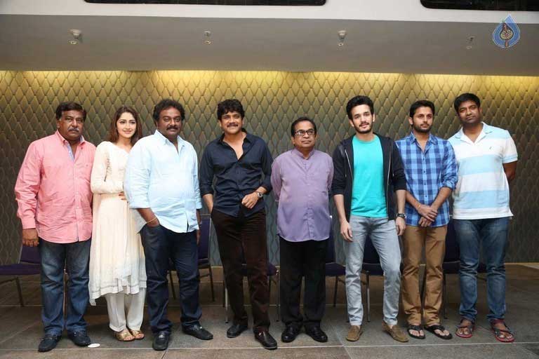 Nagarjuna Rated 5 Stars to Akhil