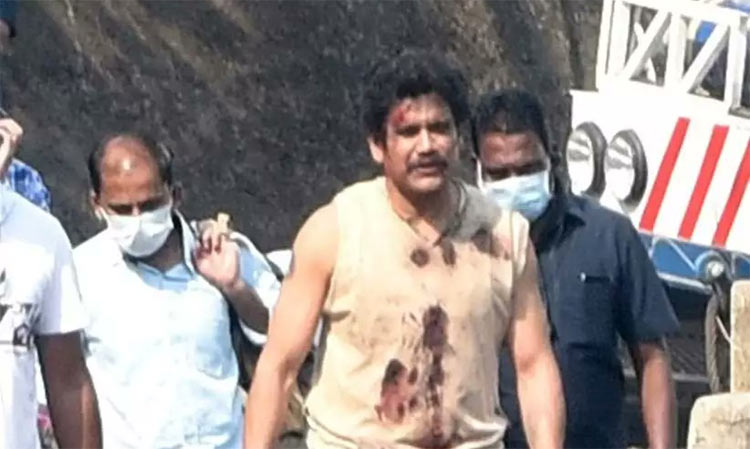 Nagarjuna Spotted With Blood Stains