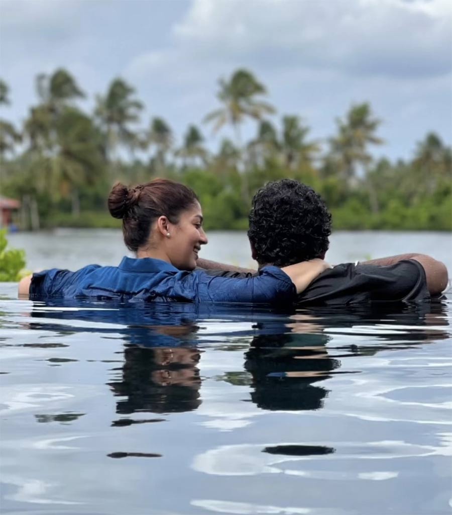 Nayanthara,Vignesh in romantic bliss