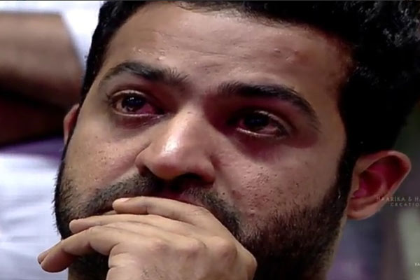 NTR Emotional At Aravinda Sametha Pre Release