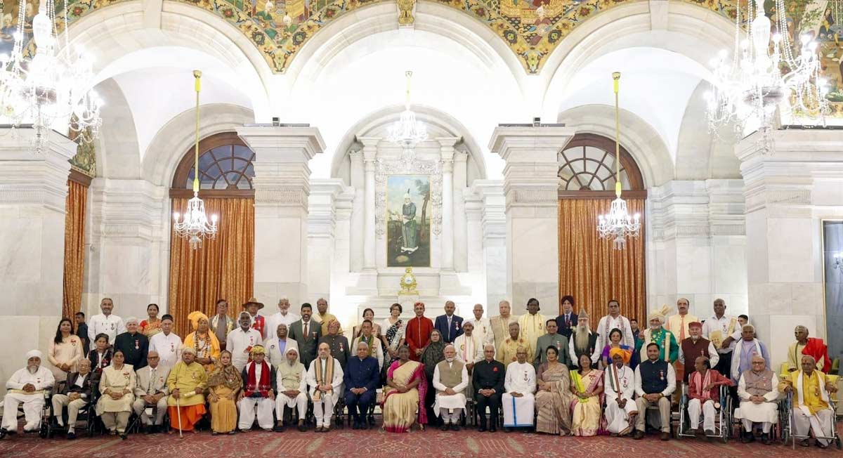 President Droupadi Murmu presents Padma Awards to Chiranjeevi and ...