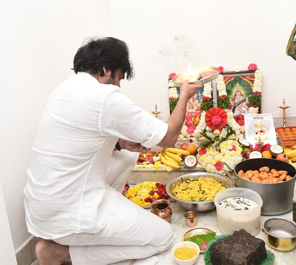 Pawan Kalyan performs puja on Navratris