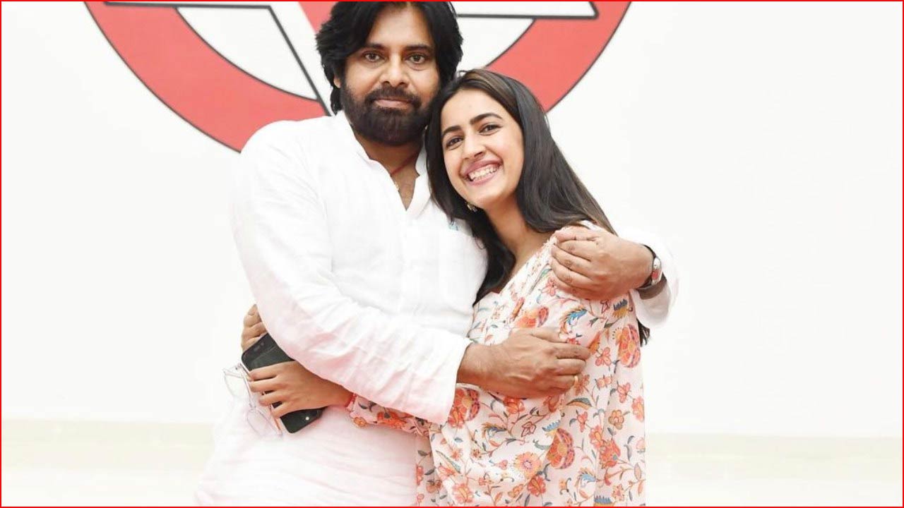 Pawan Kalyan praises Niharika 