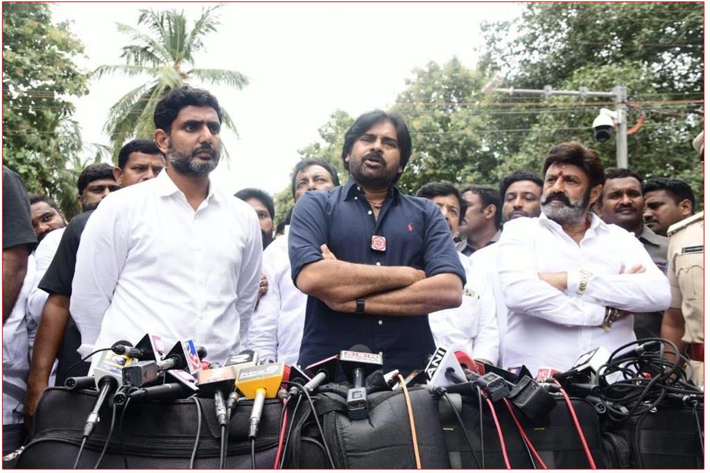 Pawan Kalyan sensational decision after Mulaqat