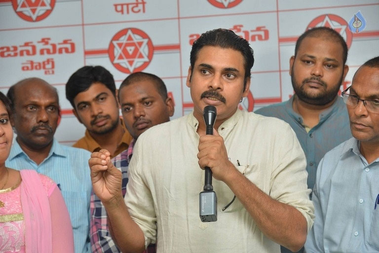 Pawan Kalyan's to Agitate for DCIL