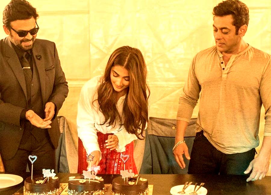 Pooja Hegde Birthday On The Sets Of Kisi Ka Bhai Kisi Ki Jaan