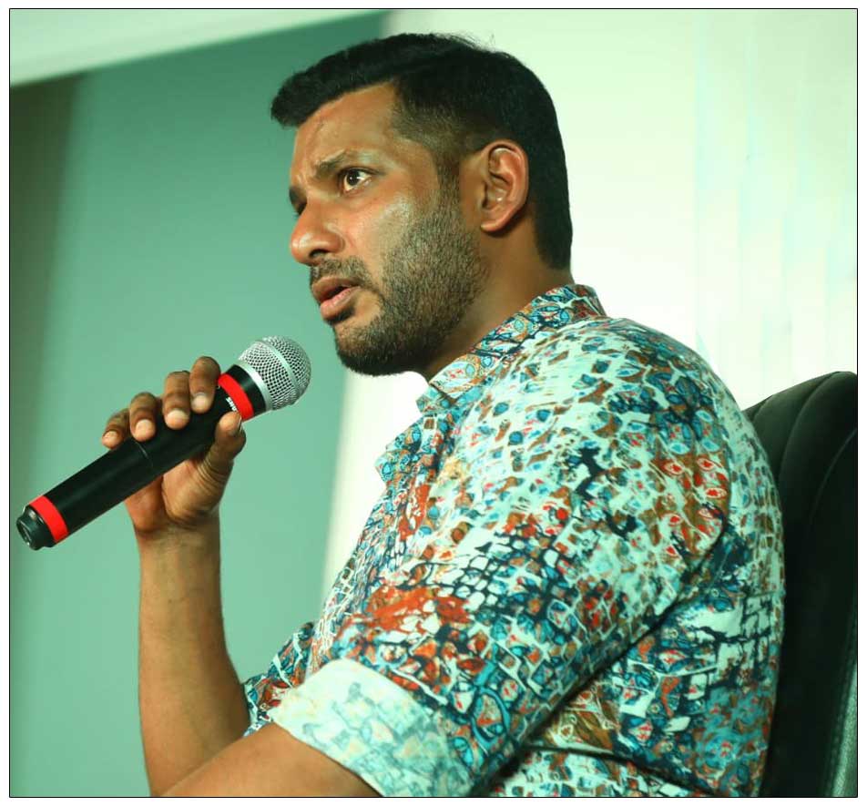 Vishal comments on awards and politics