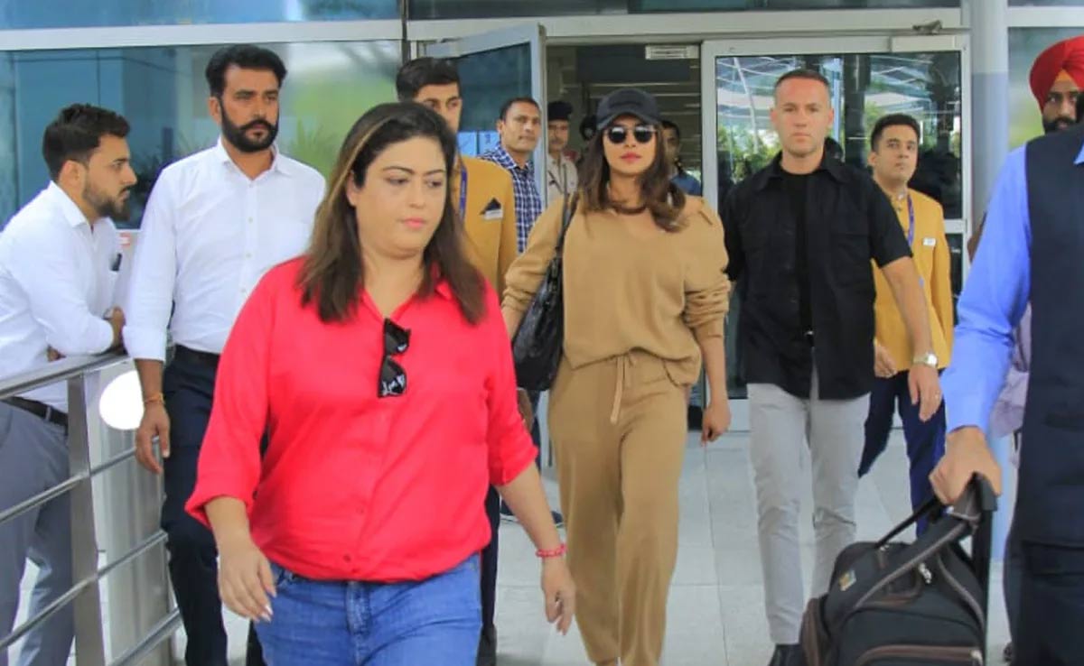 Priyanka Chopra lands in Delhi