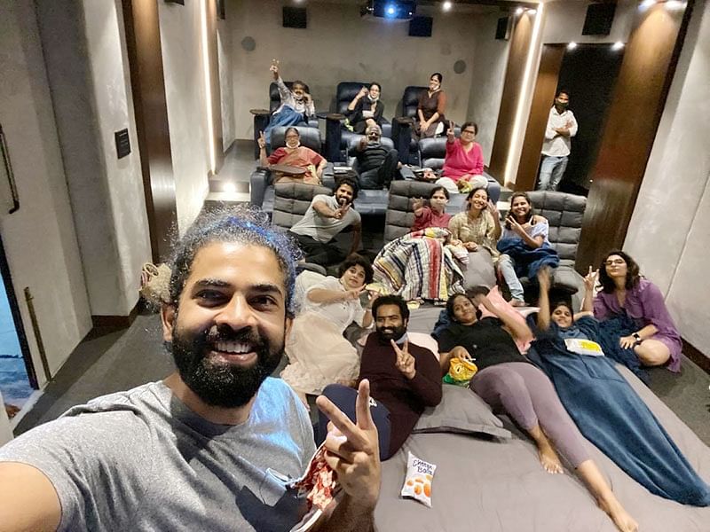 rajamouli enjoying radhe shyam along with his family