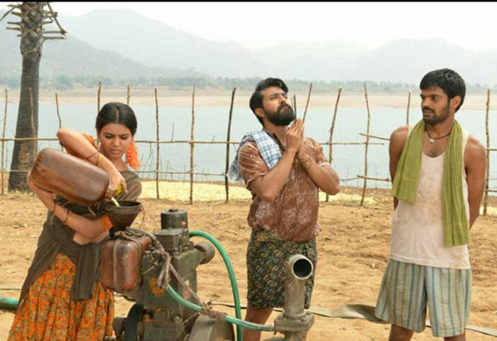 Ram Charan and Samantha's Stills from Rangasthalam