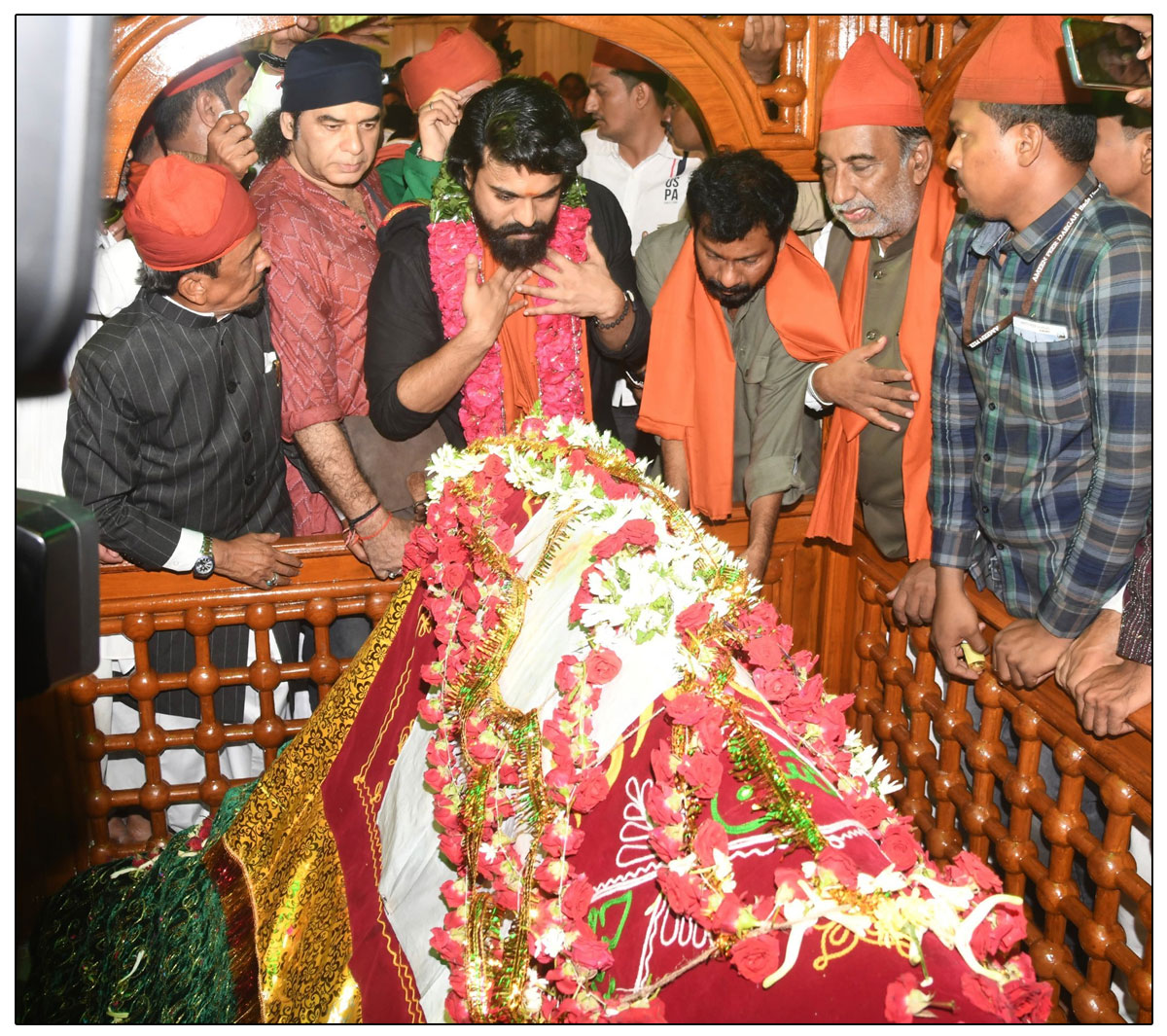 Ram Charan visited the famous Ameen Peer Dargah