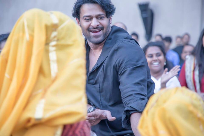  Saaho Song Shoot In Pub