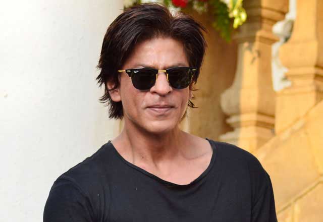 Shahrukh Khan's Visit to 'Bruce Lee' Sets