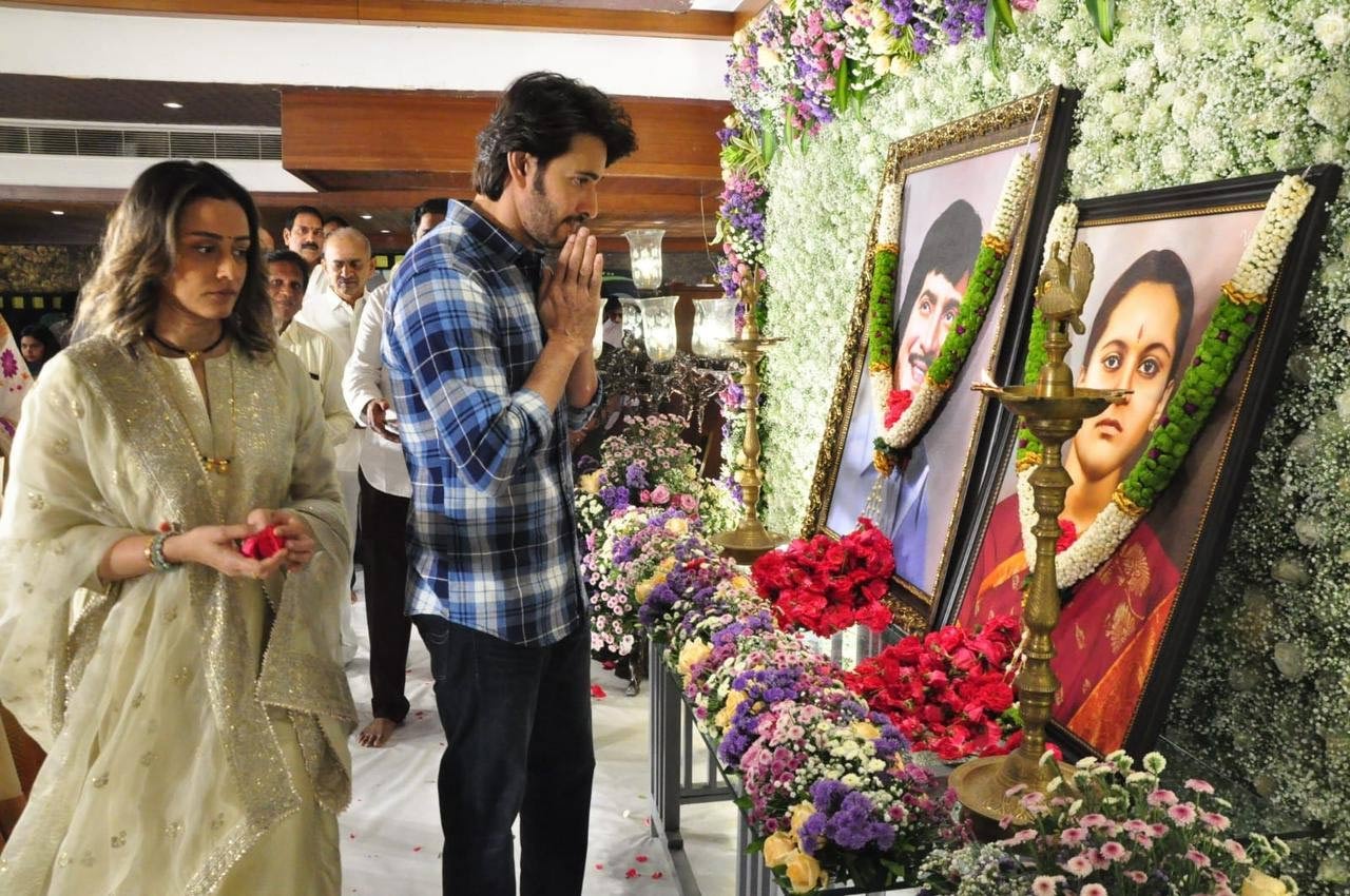 Mahesh pays respect on his dad Super Star Krishna anniversary ...