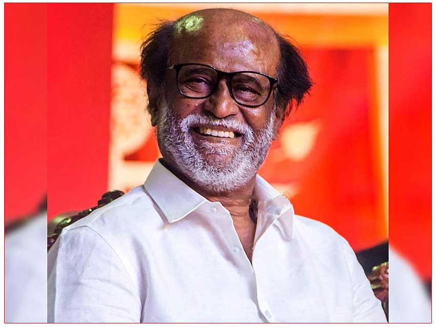 Super Star Rajinikanth struggles take a selfie