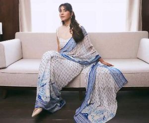 Raashi Khanna has given fans a refreshing ethnic look