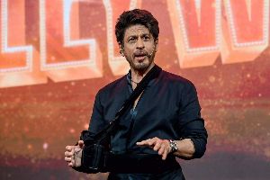 Shahrukh Khan's Nickname In School Was Mail Gaadi