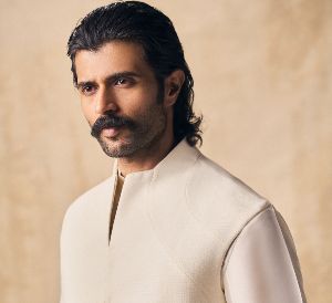 Harish Shankar Backs Vijay Deverakonda Against Trolls