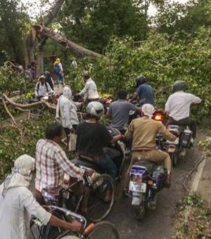 Thunderstorm batters Uttar Pradesh