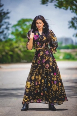 Priya Mani Photos - 3 of 12