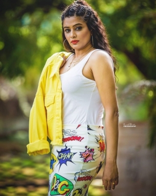 Priyamani Photos - 3 of 3