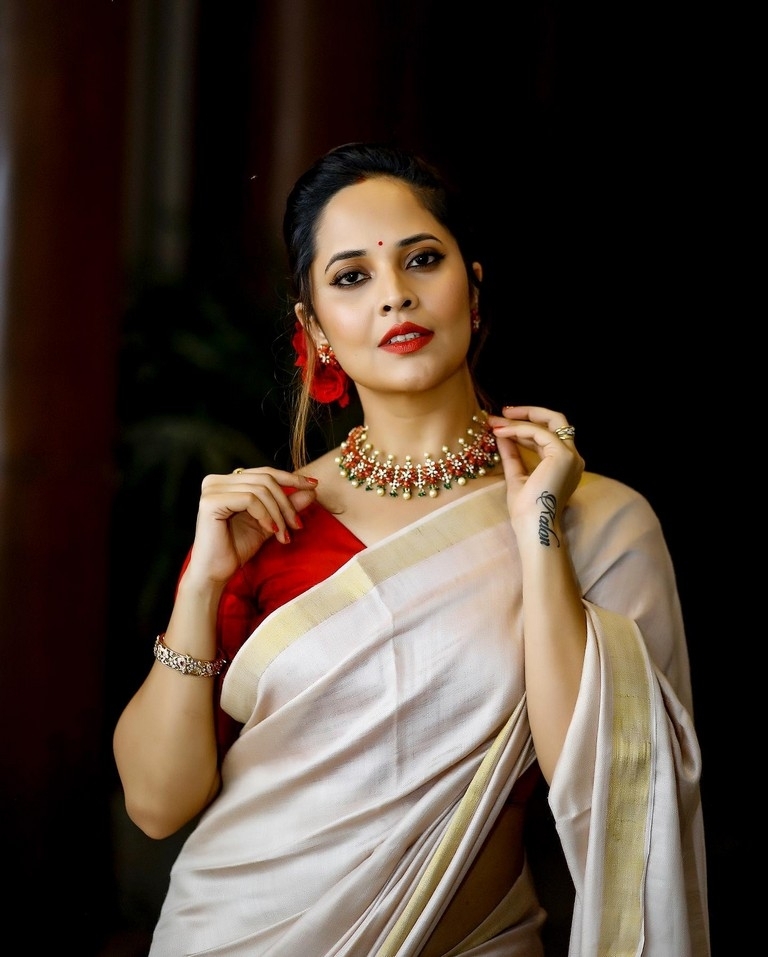 Anasuya Bharadwaj Photos - 4 / 5 photos