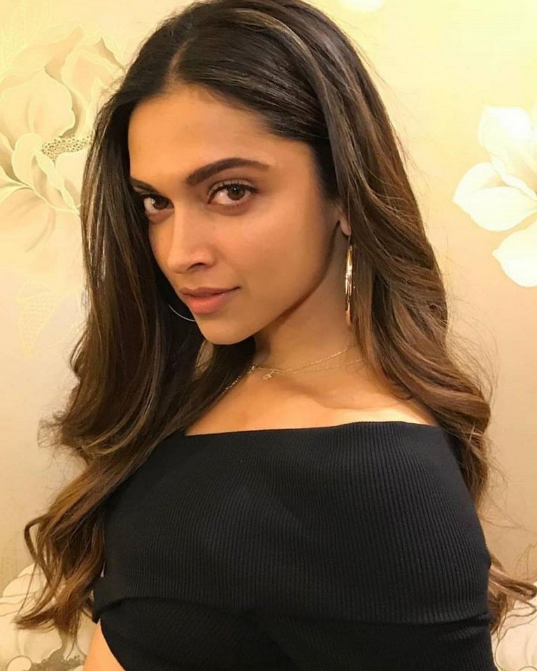 Deepika Padukone Photos - 1 / 3 photos