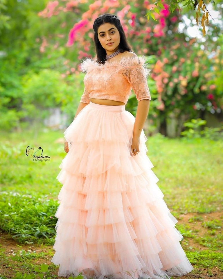 Poorna Latest Photos - 14 / 17 photos