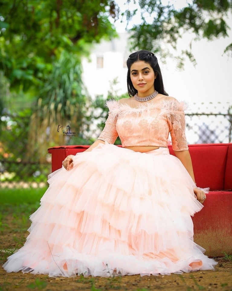 Poorna Latest Photos - 15 / 17 photos