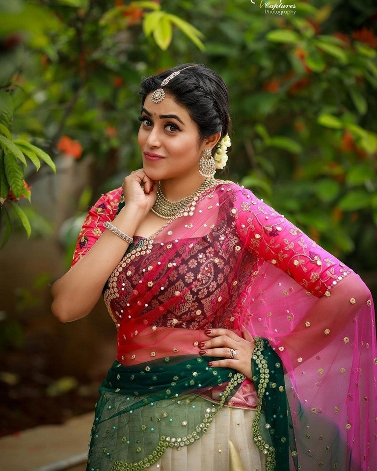 Poorna Photos - 10 / 10 photos