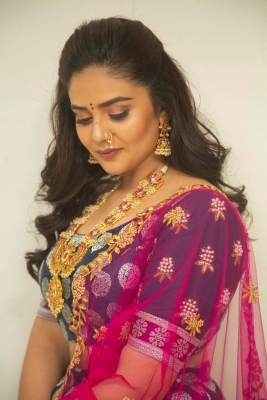 SreeMukhi Photos - 10 of 13