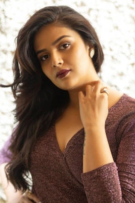 Sreemukhi﻿ Photos - 2 of 6