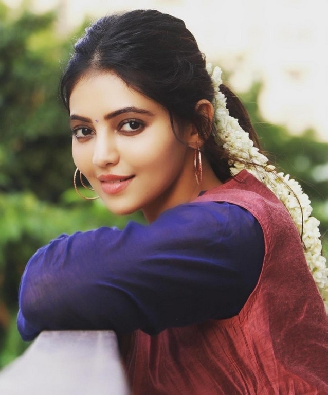 Athulyaa Ravi Photos - 2 / 7 photos