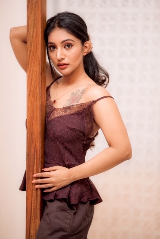 Bommu Lakshmi New Photos - 10 / 14 photos