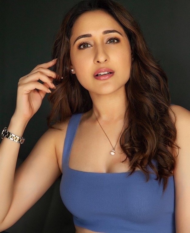 Pragya Jaiswal Photos - 2 / 3 photos