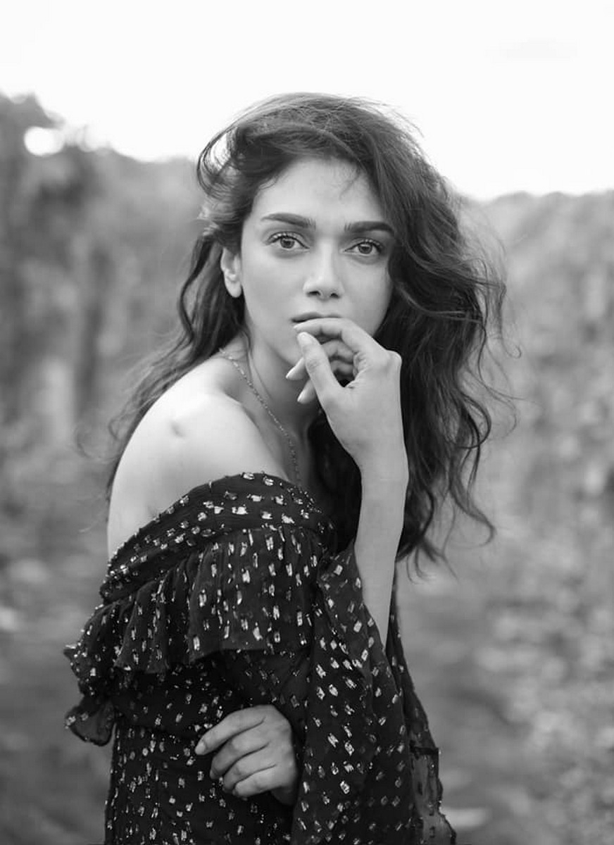 Aditi Rao Hydari Photos - 2 / 7 photos