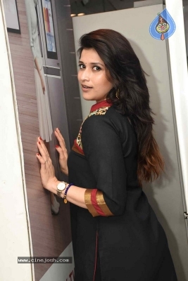 Mannara Chopra Photos - 4 of 20