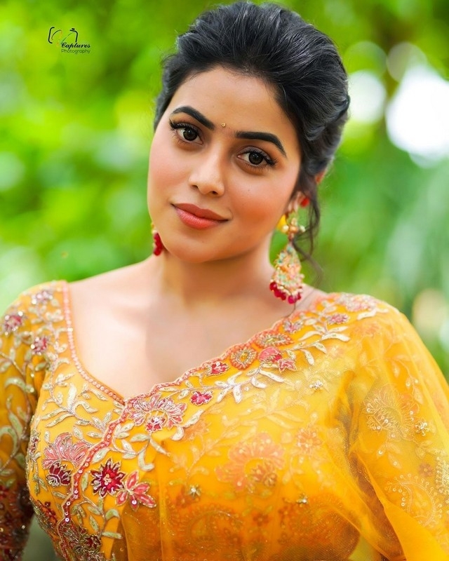 Poorna New Pics - Photo 3 of 9