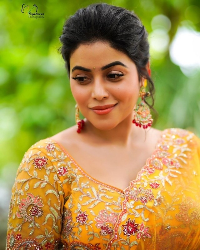 Poorna New Pics - 5 / 9 photos