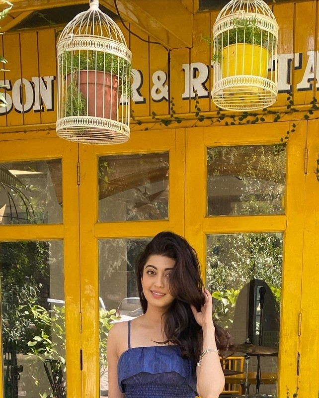 Pranitha Subhash Photos - 4 / 7 photos